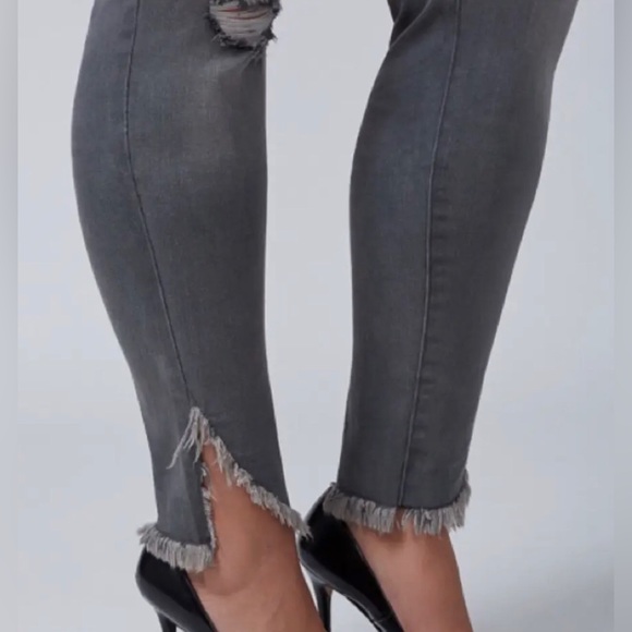 Lane Bryant Mid Rise Super Stretch Skinny Jeans Womens Size 20 Grey Distressed - Picture 4 of 14